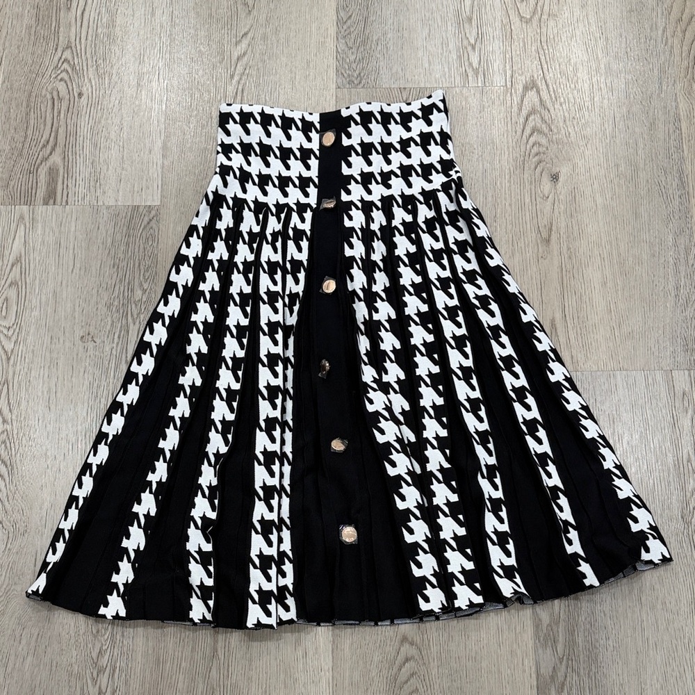 Alezza Paris skirt Black and White Houndstooth Pleated Skirt
